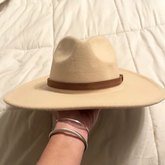 Wide Brim Hat Mauve beige color adjustable inner tie NWOT The Lennon Flat Brim Hat - Mauve – Wild Dreamer main image 4